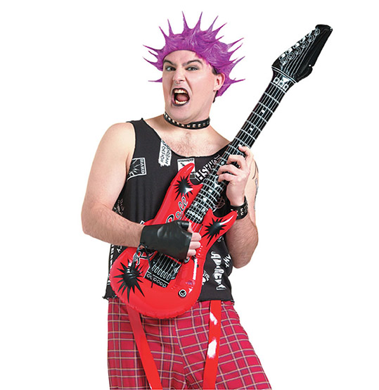Rockare med en uppblåsbar gitarr