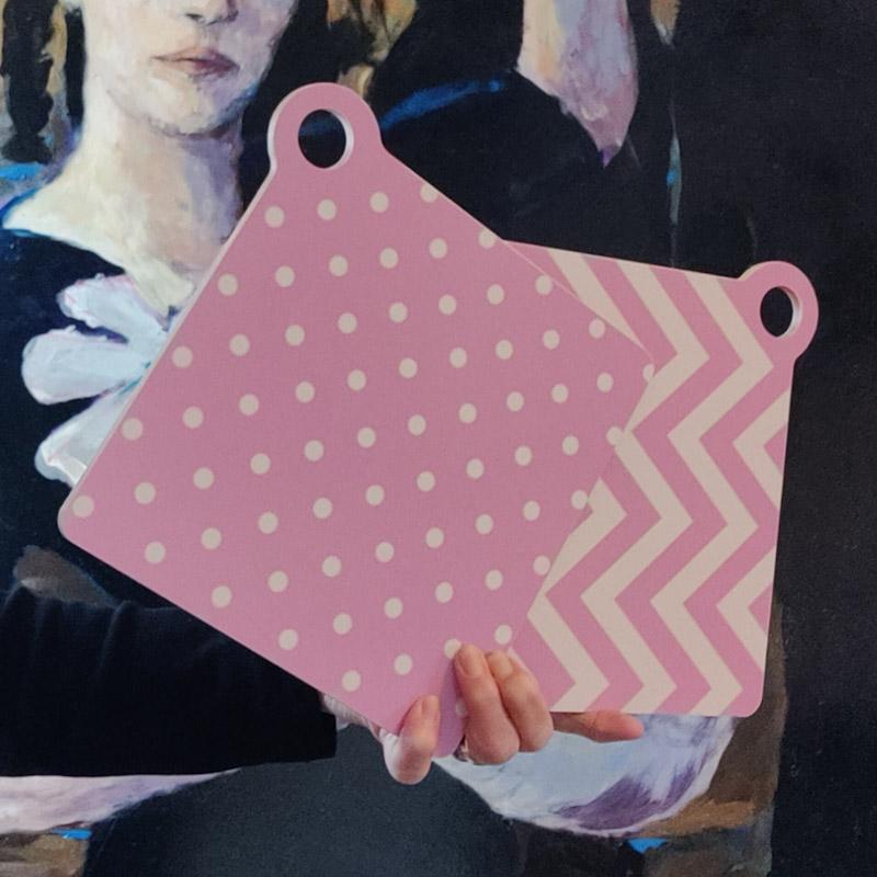 Underlägg - Brödbräda rosa från  La Shelf 
