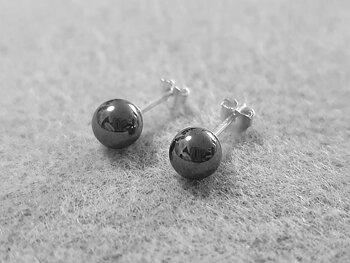 Hematite 5 mm ball ear stud, 925-silver