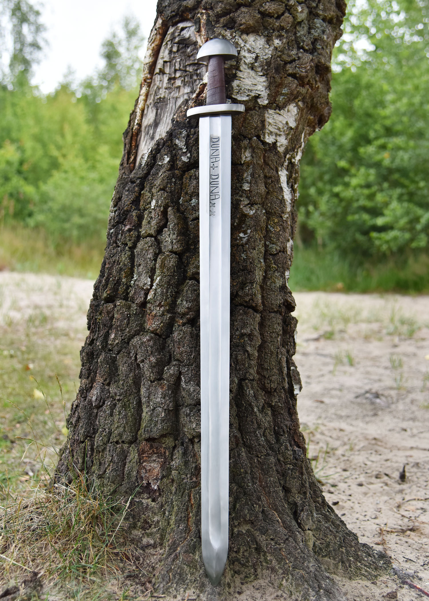 Duna Duna Vikingasvärd med slida i läder, 10talet - 2