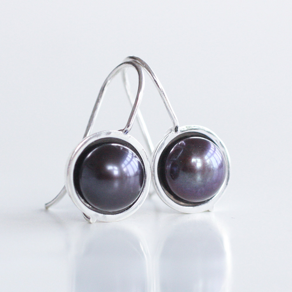 Pärla - sterling silver earring with pearl in a cup - 4