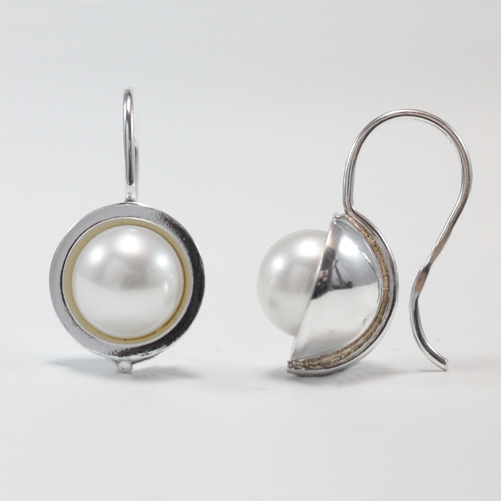 Pärla - sterling silver earring with pearl in a cup - 2