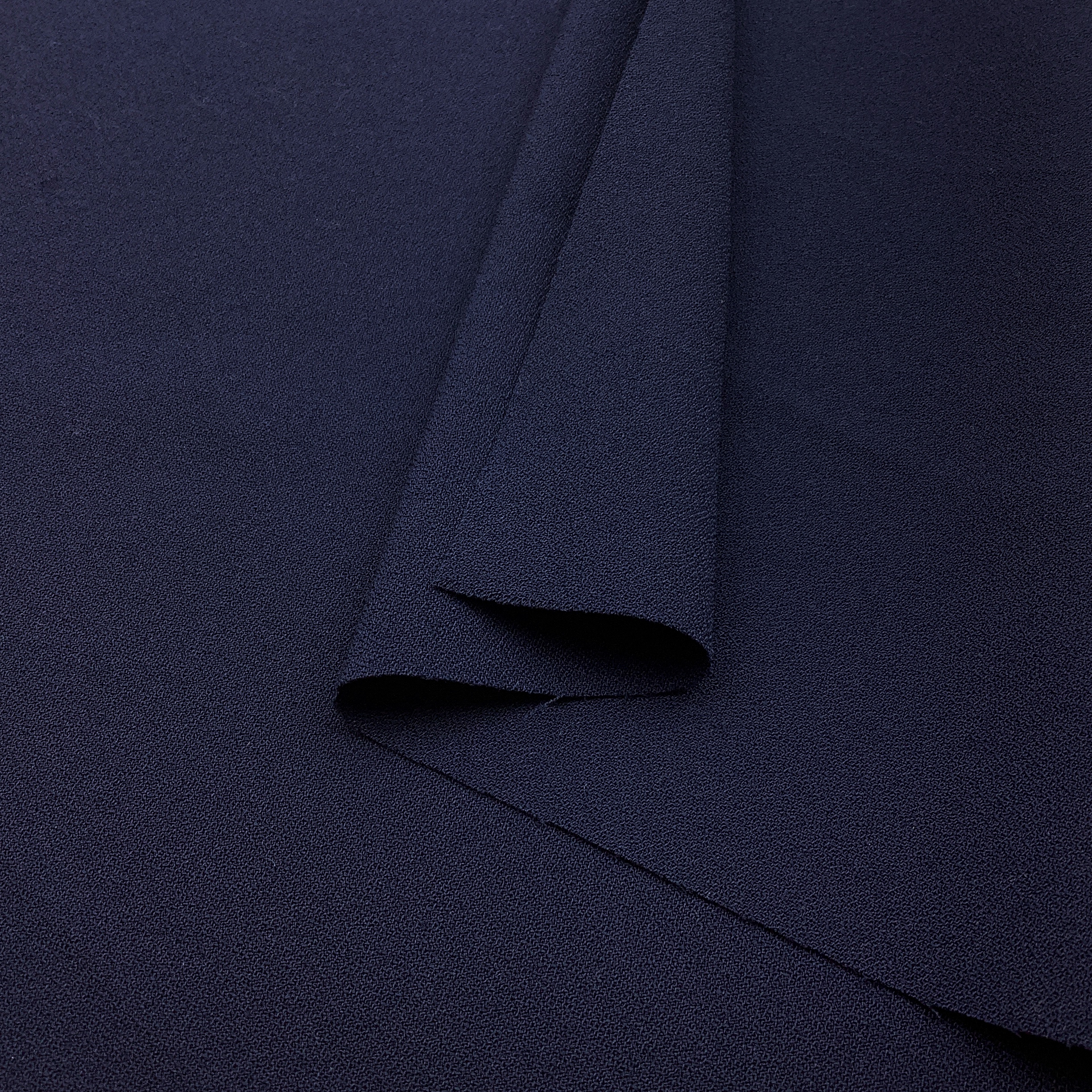 Thin crepe fabric navy HE978