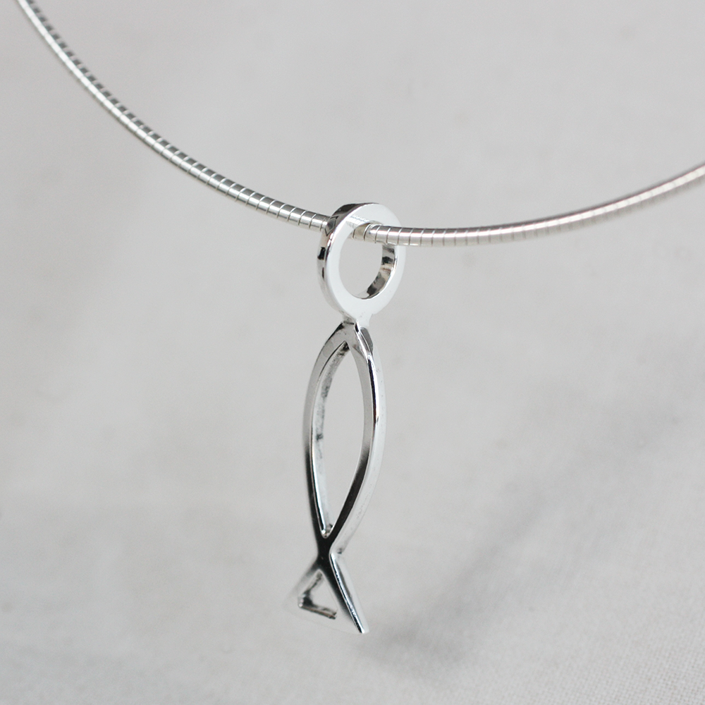 Kompass - sterling silver fish pendant
