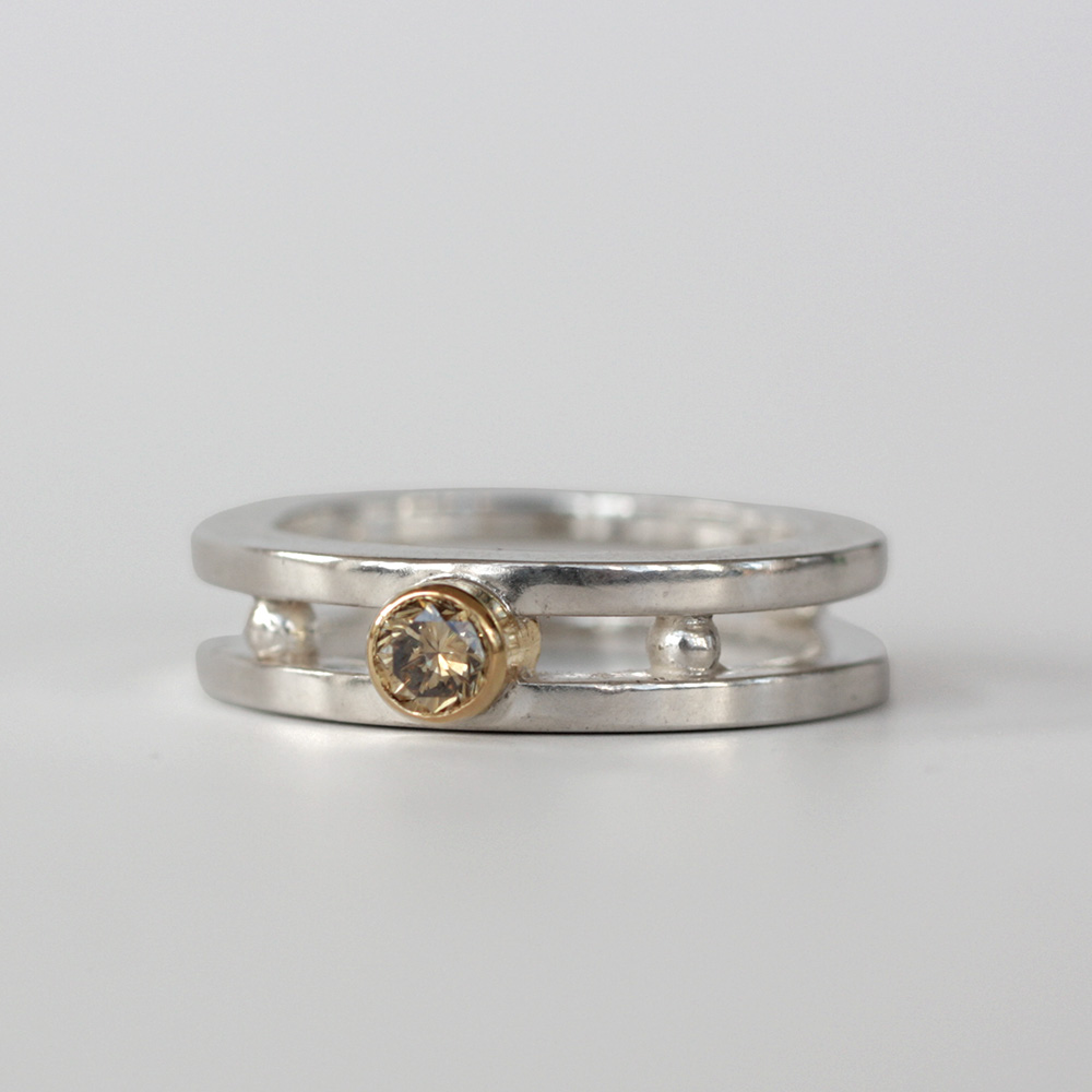 Cylinder - ring i silver med fanzy brown briljant - 2