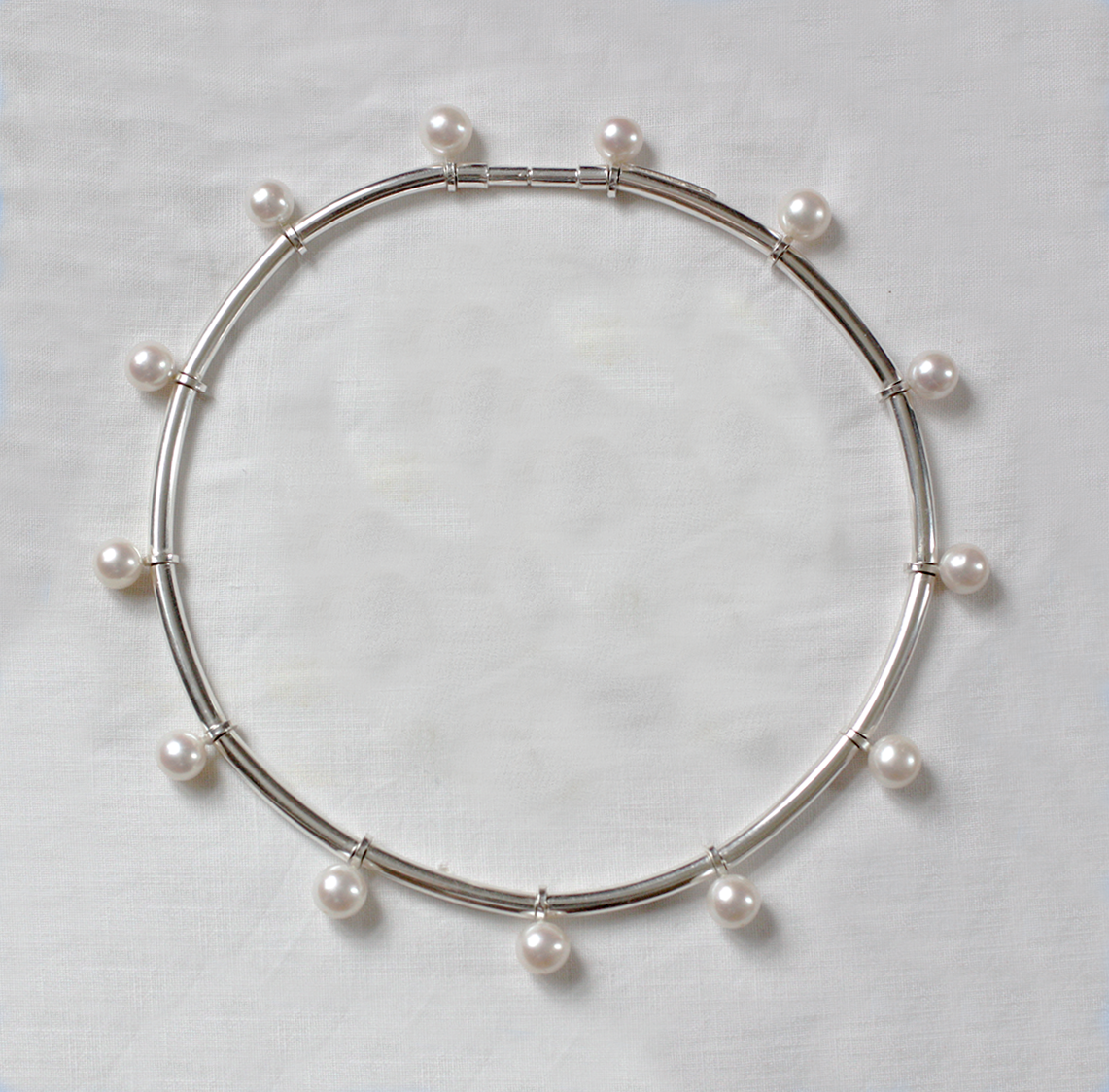Vattring - halsband i silver med pärlor