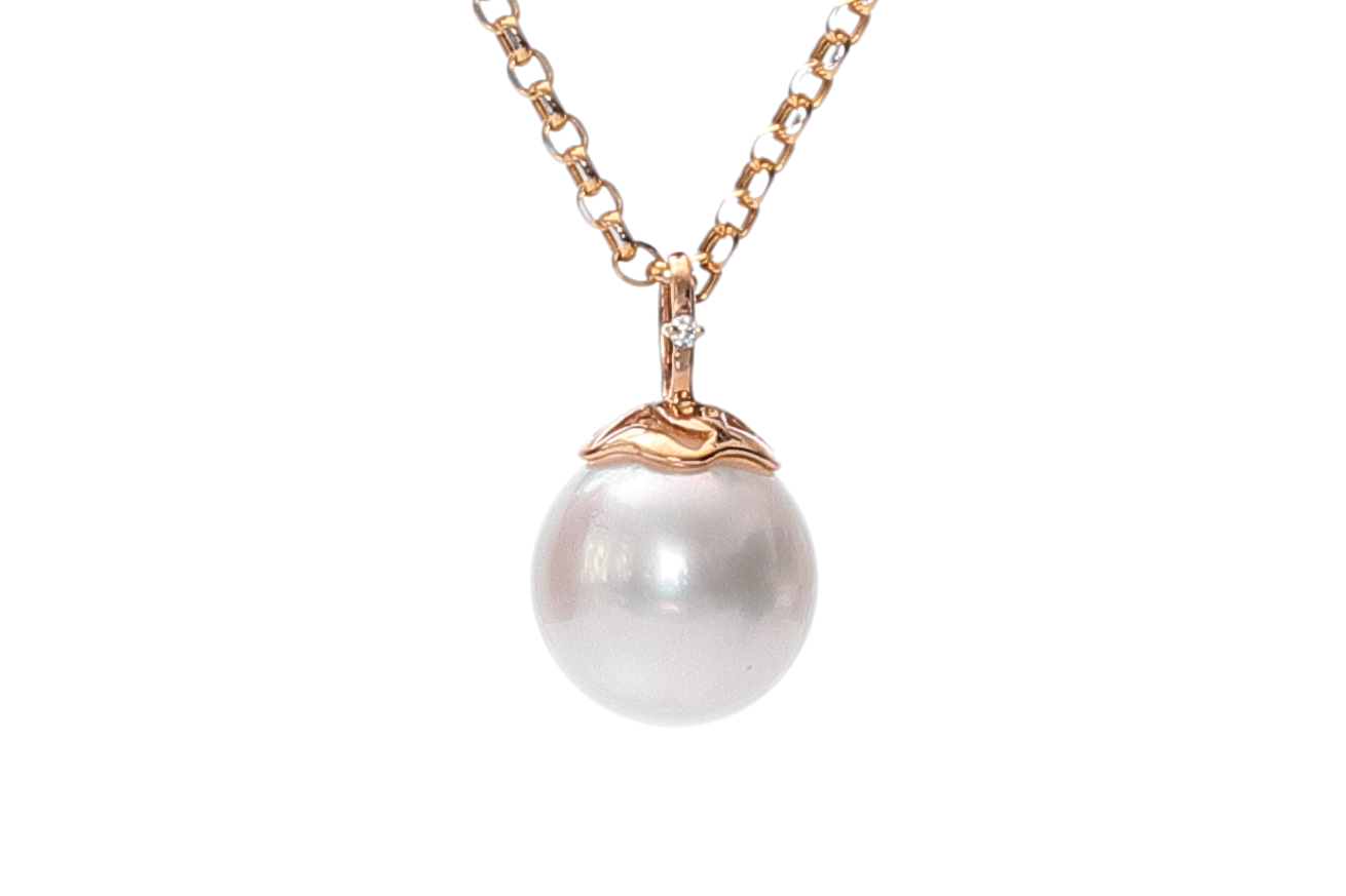 Großer Südseeperlen-Anhänger in Gold und Diamant