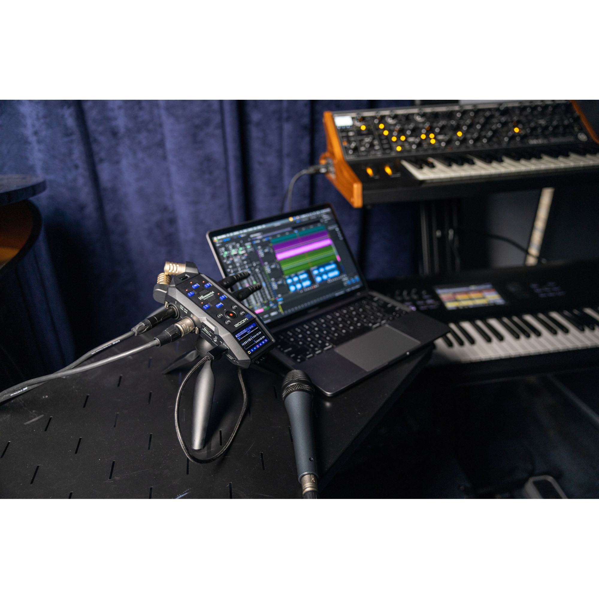 ZOOM H6 Essential 32-bit 6-channel Handy Recorder - Voosestore
