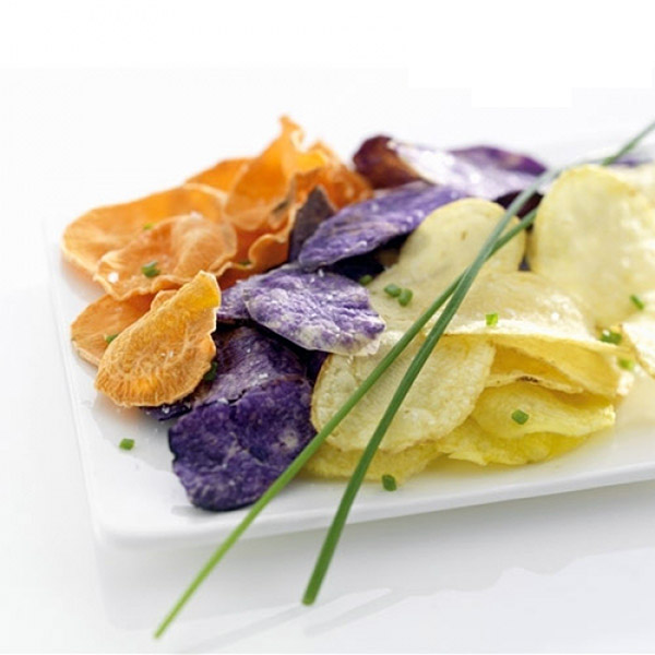 Serverade mikro-chips av potatis och andra rotfrukter