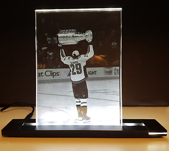 Photo engraved in Optiwhite Glass 130x180x8 mm incl. LED Lighting