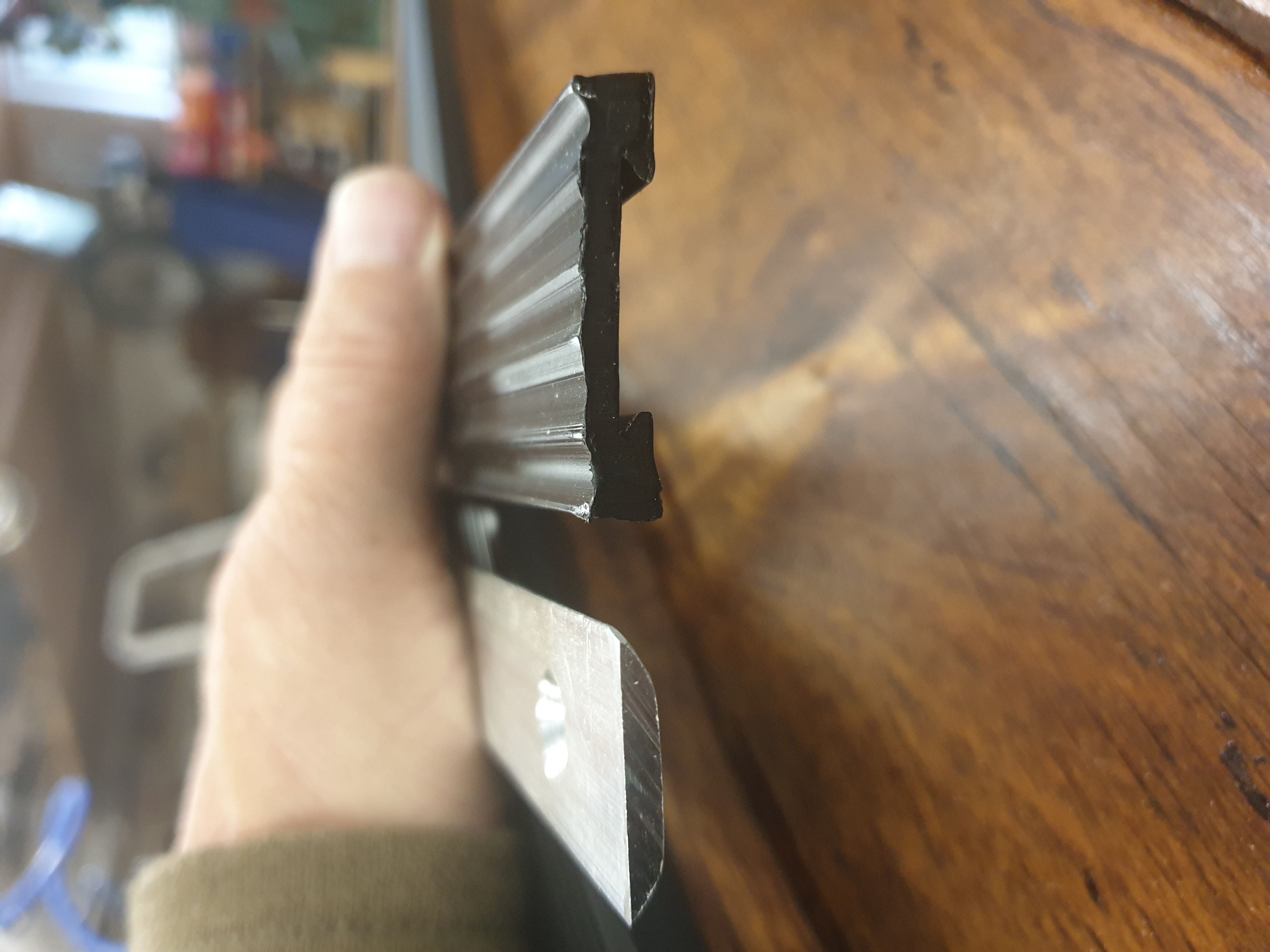 Fastening list with plastikrunner ( changable) - 2