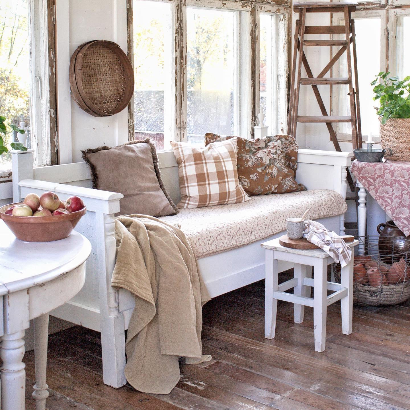 HH Gustavian White 330 g  - 5
