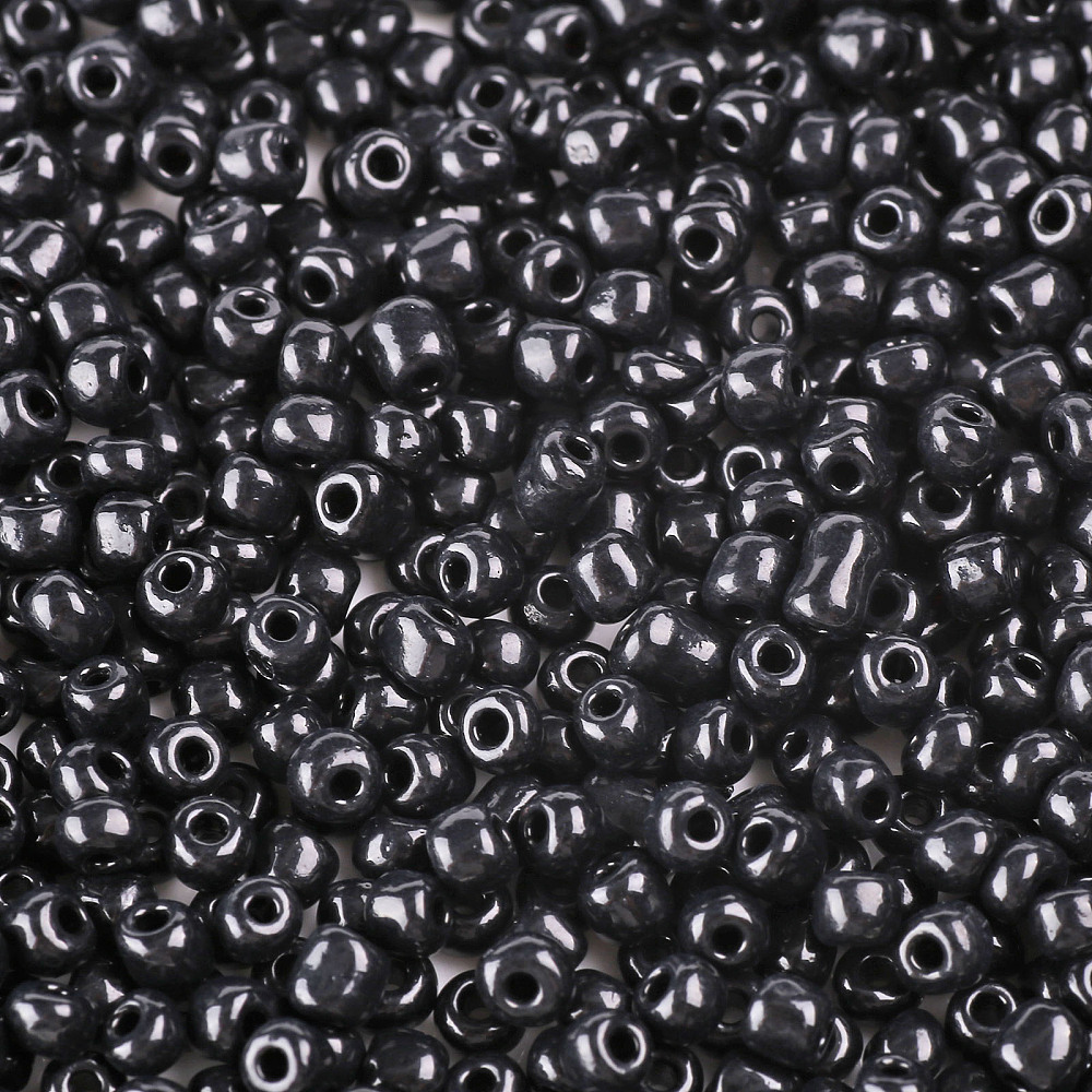 Glaspärlor – svart opak, storlek 6/0, ca 4 mm, 50 g - 2