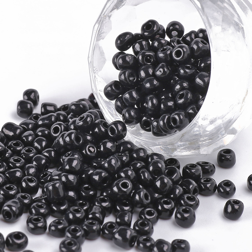 Glaspärlor – svart opak, storlek 6/0, ca 4 mm, 50 g
