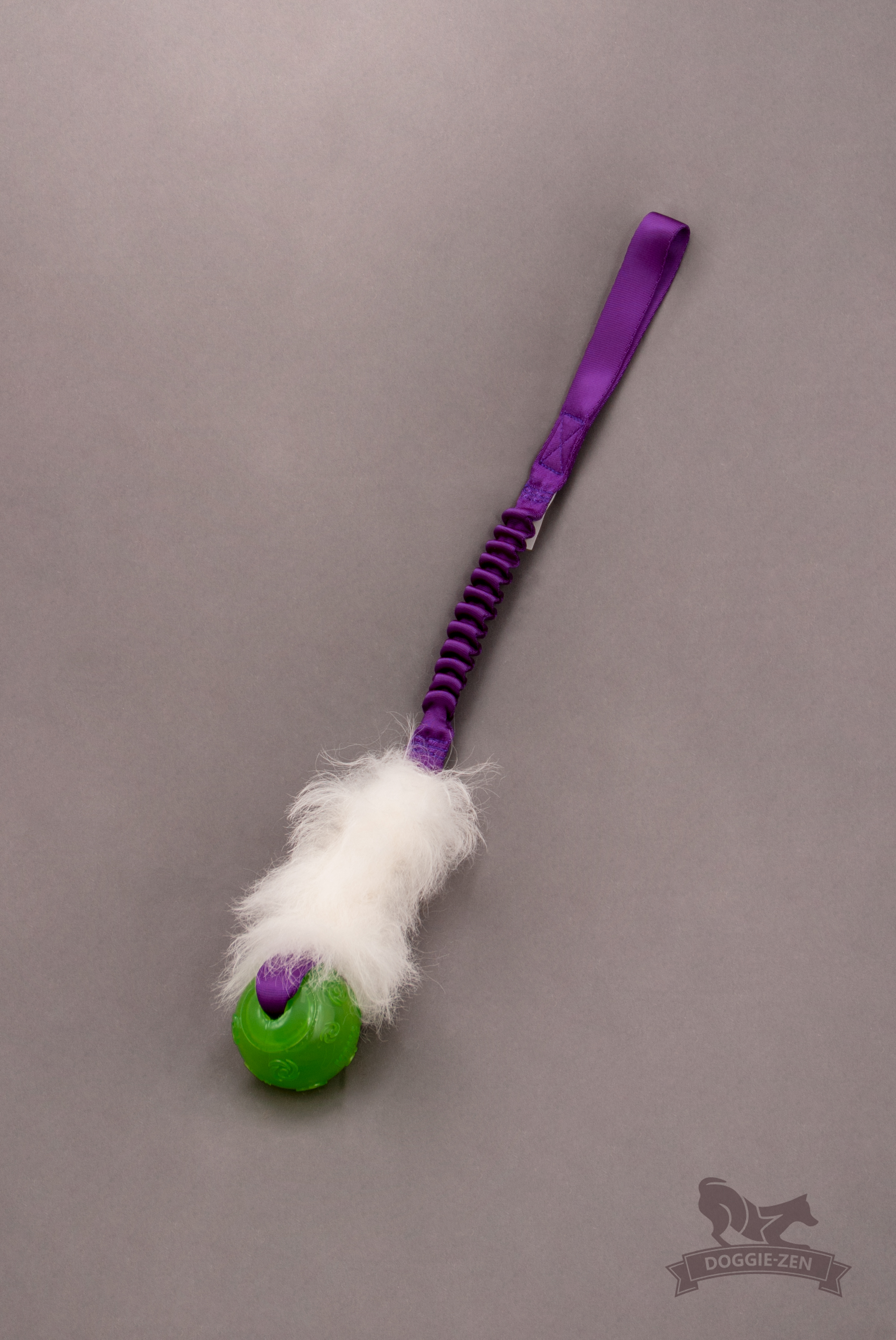 Bungee Sheepskin Tug L with KONG Squeezz Ball - 4