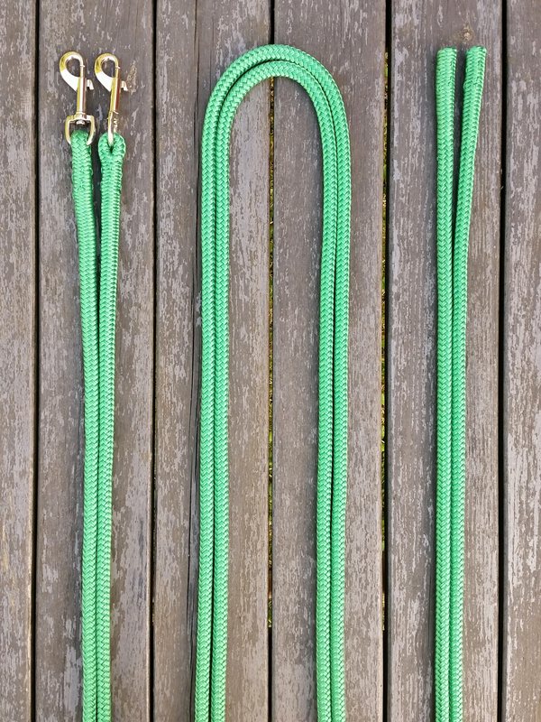 Split reins with permanent snaps and back splices