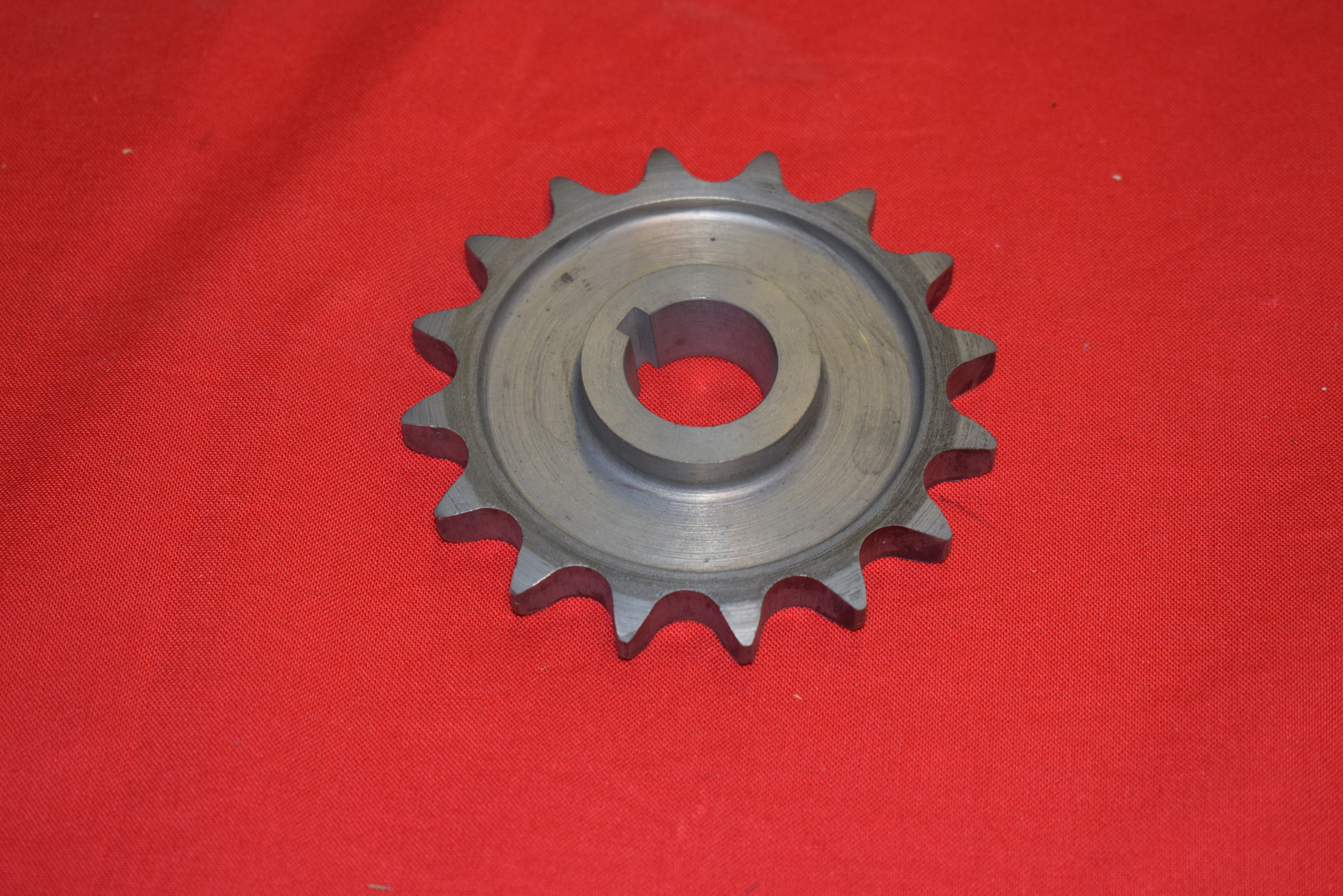 Engine Sprocket 16T Harley J JD 1915-29. OEM part no: 2026-15