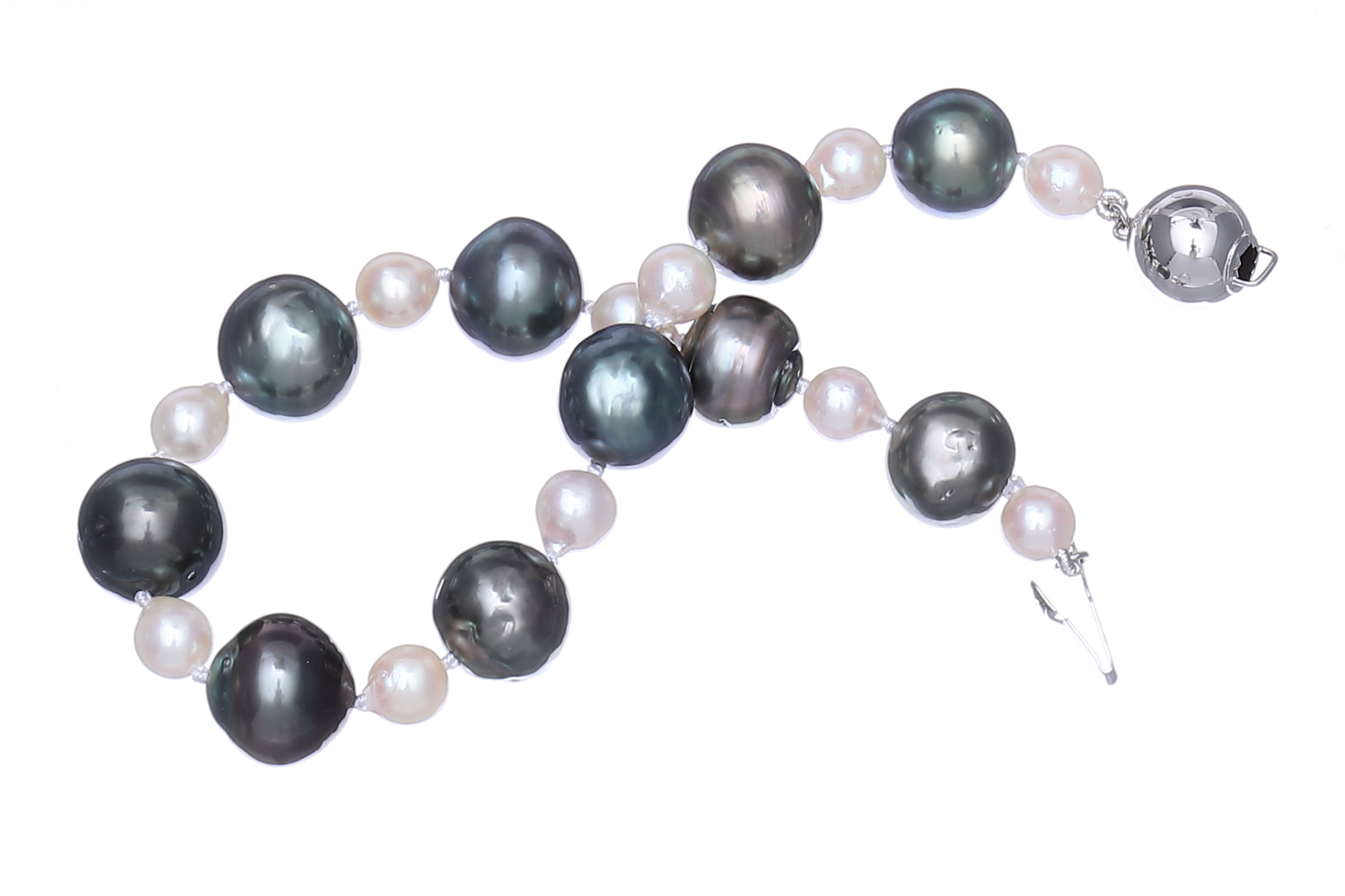 Pearl bracelet with Akoya pearls and Tahitian pearls