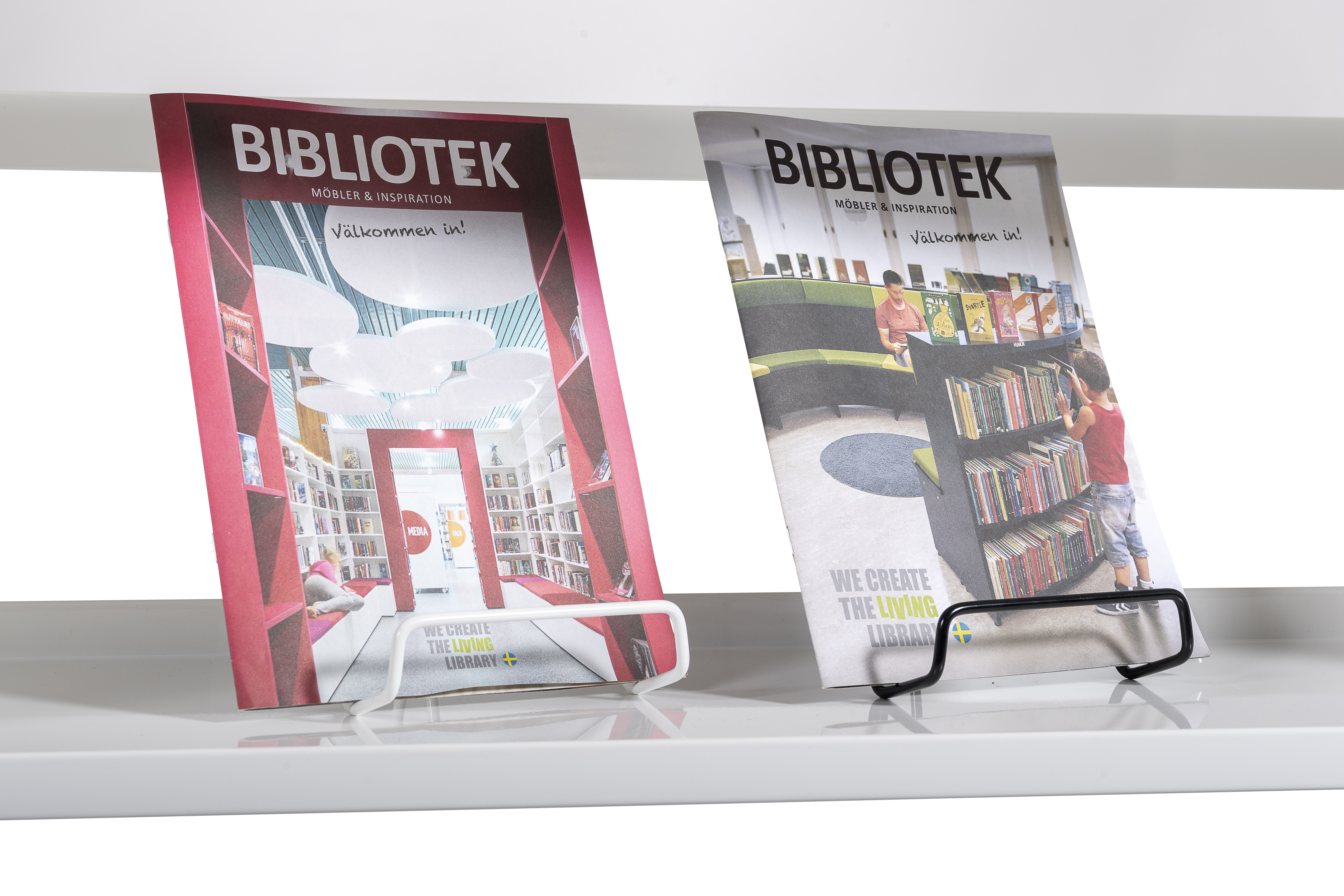 DoReMi Baryton & Tenor displaystøtter i metall, 5-pack for A5 og A4 – stabil støtte for bøker, brosjyrer og magasiner på hylle eller i Harpa.