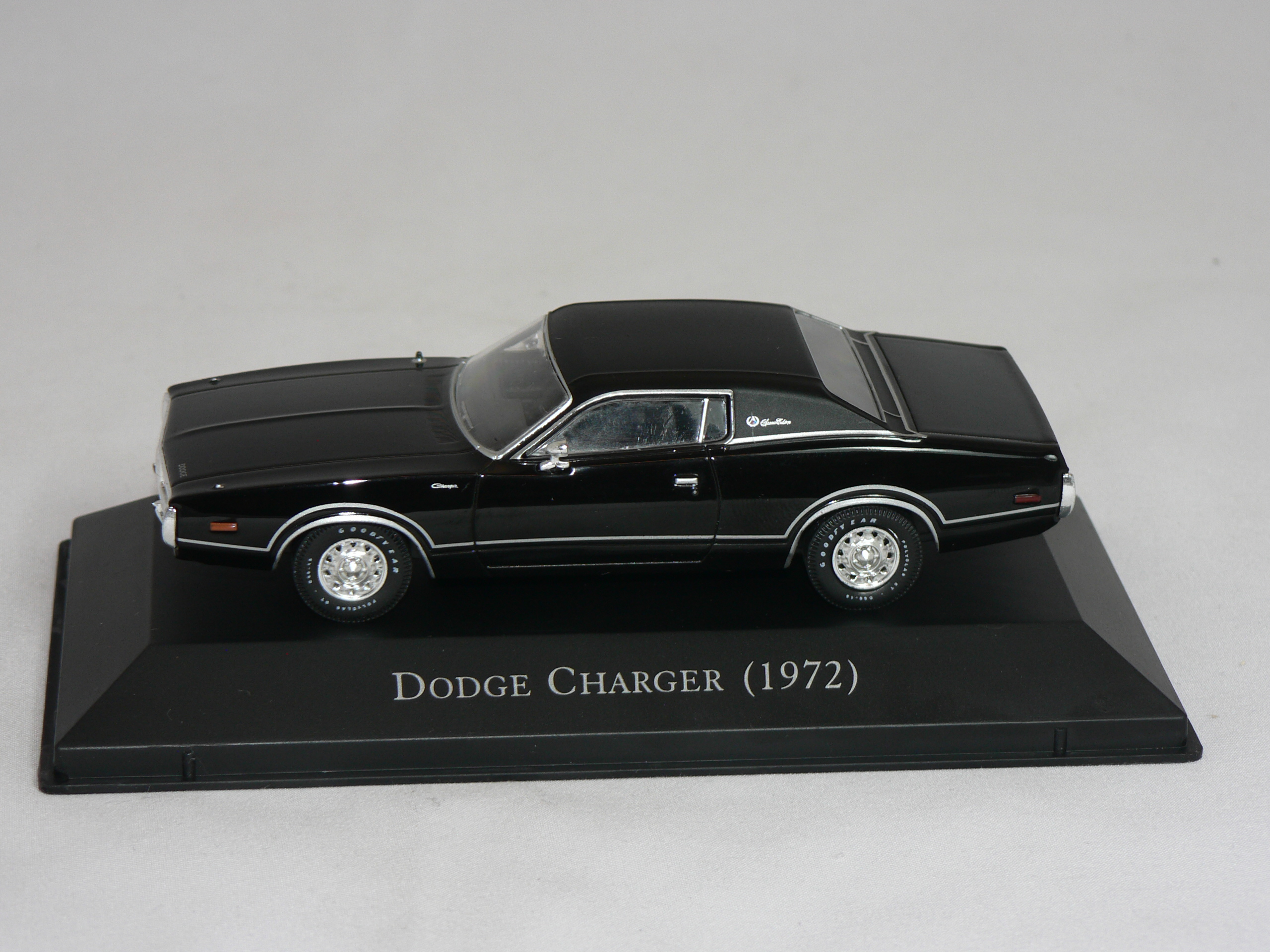 Dodge Charger  1972    1:43 Atlas - 3