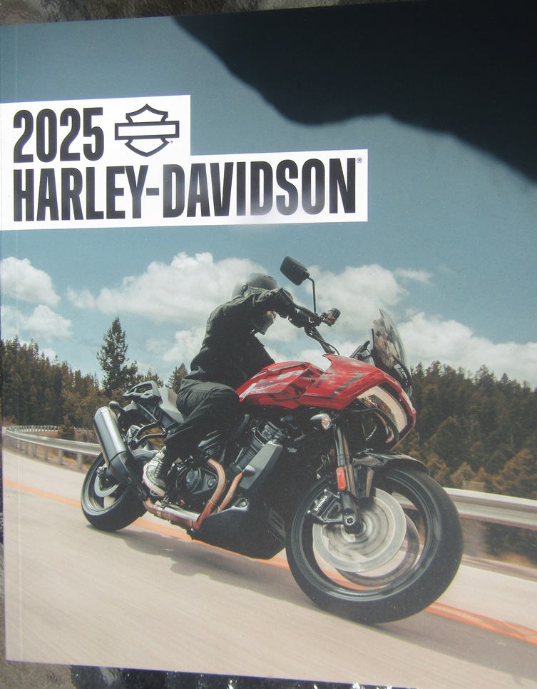 2025 Harley-Davidson broschyr