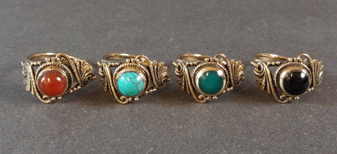Bronsring med Rund Cabochon