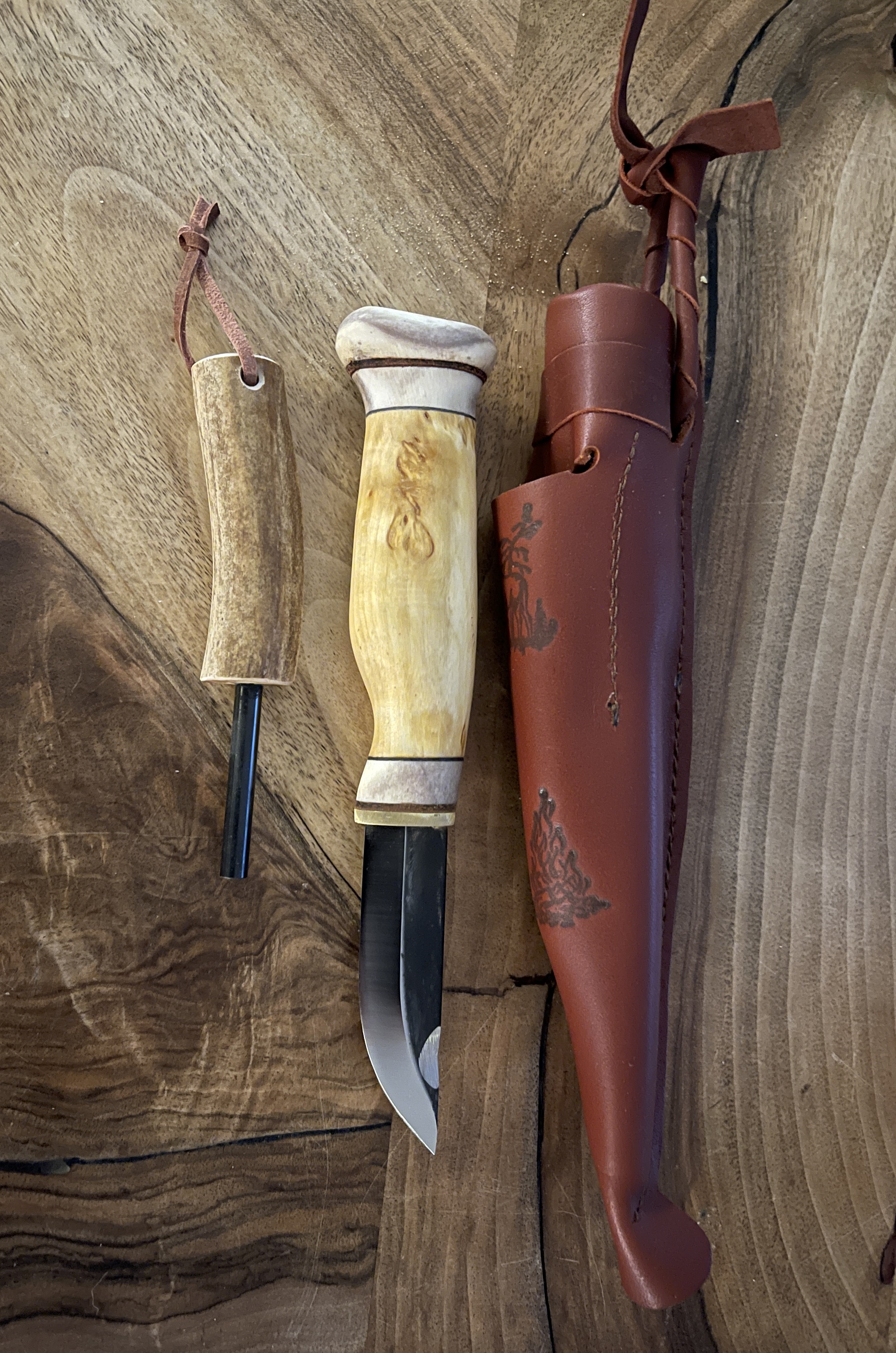 Kniv med tändstål 7.7cm älg