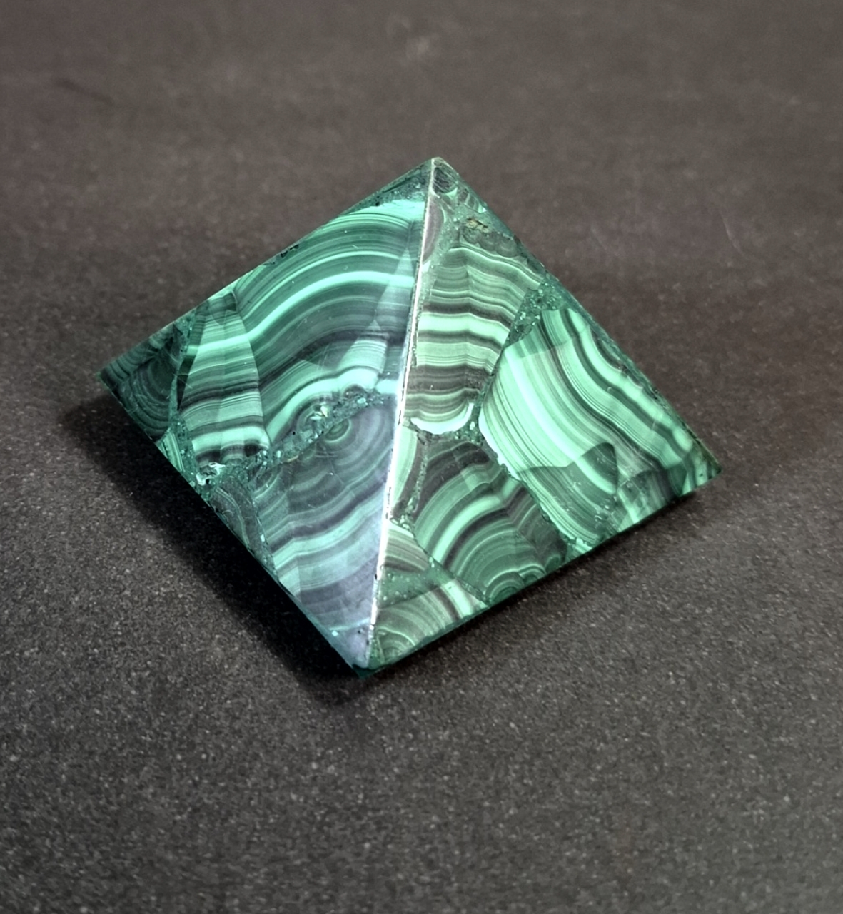 Malakit Pyramid, 6cm - 2