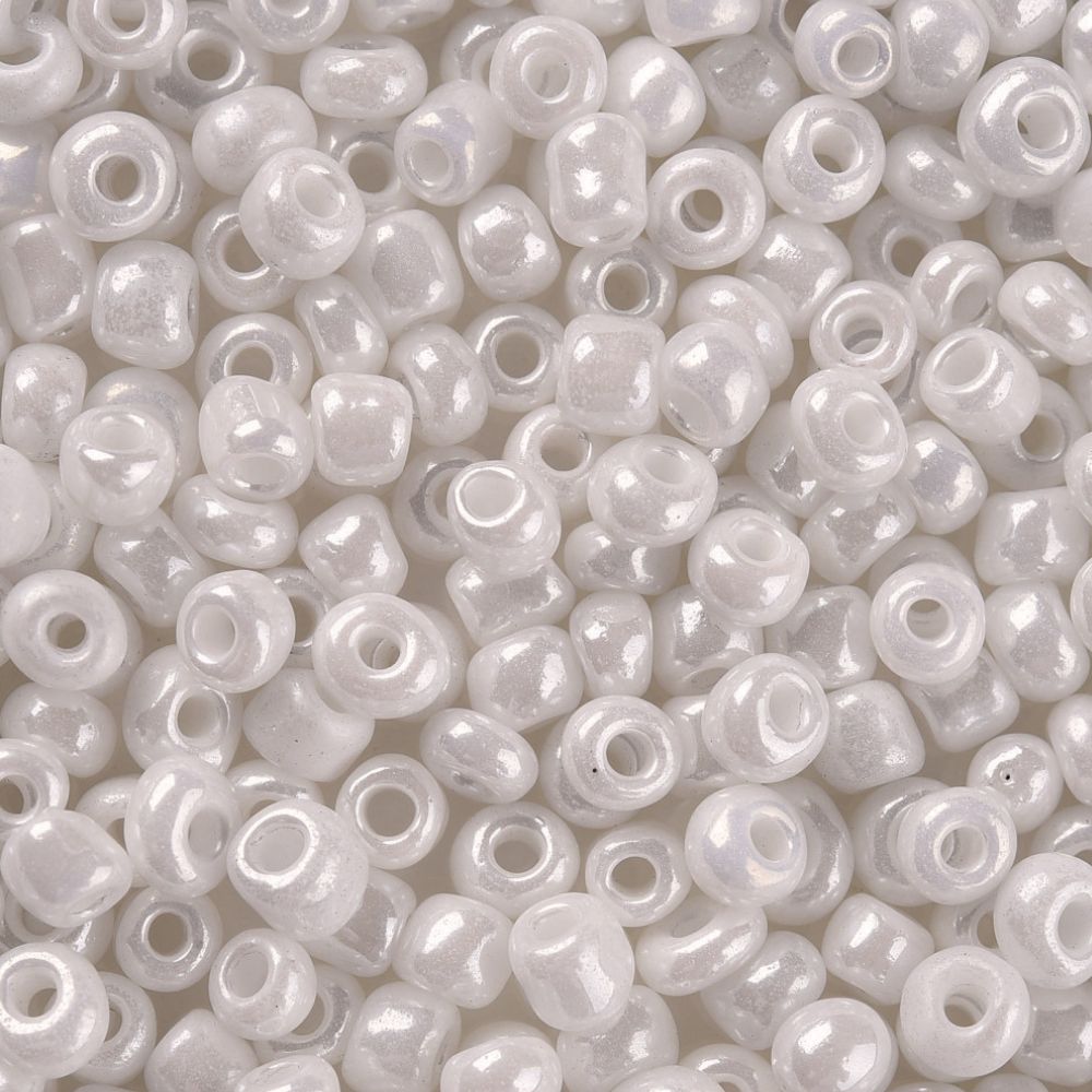 Seed beads 8/0 3 mm vit opak glansig 26 g