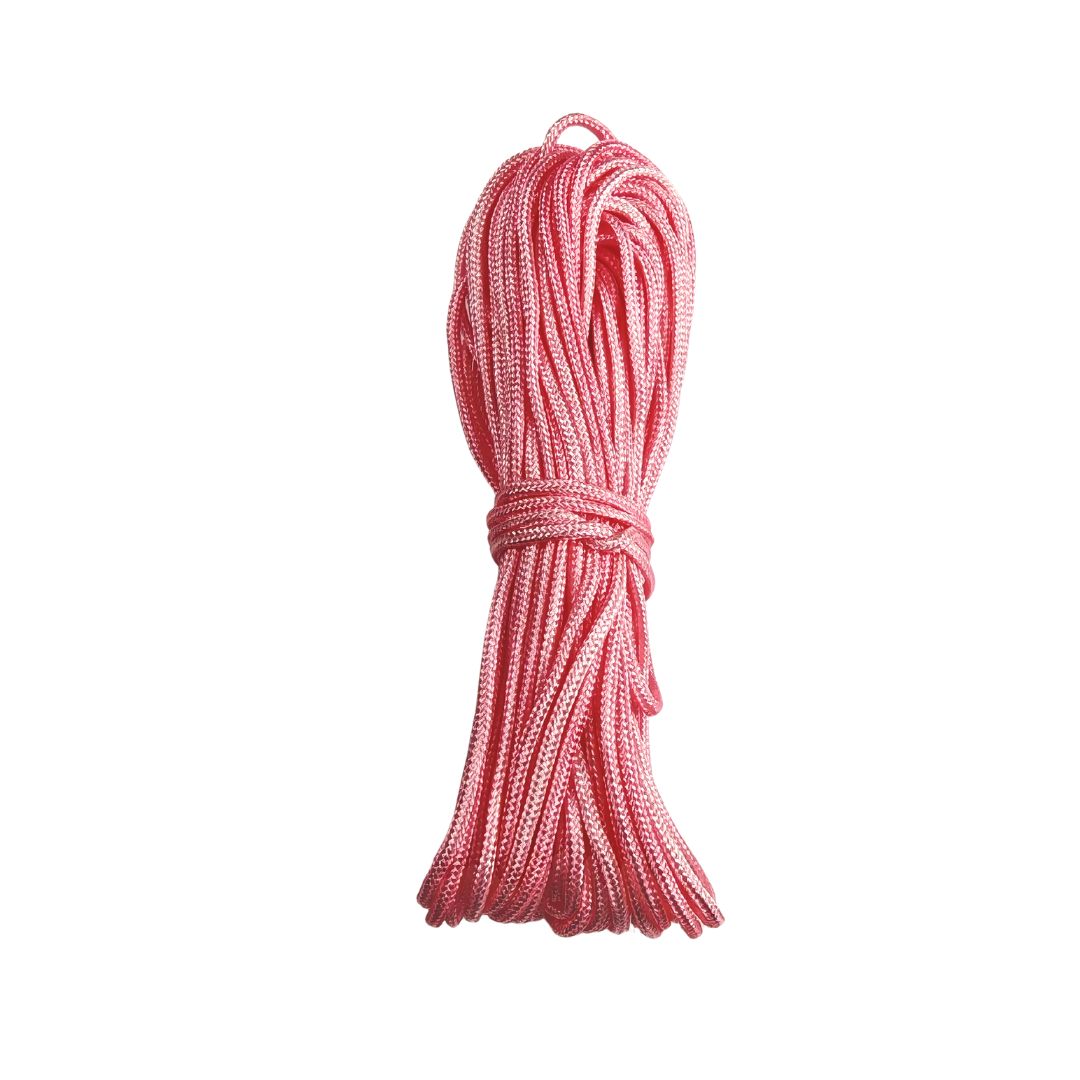 Rosa knytsnöre i halvblank polyester, 1,5 mm tjockt och 10 meter långt – används till makramé och shamballa-armband.