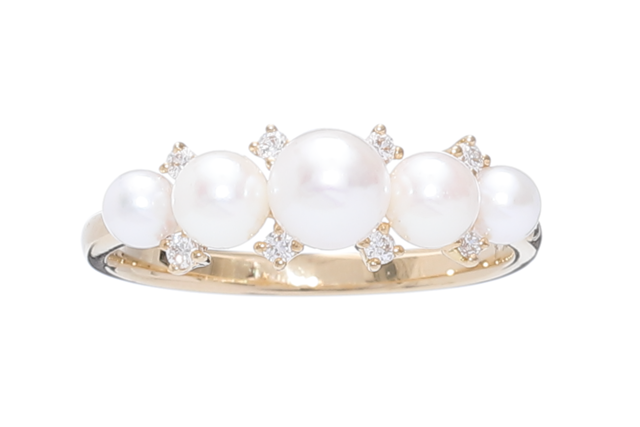 Akoya pearl ring set in gold with diamonds