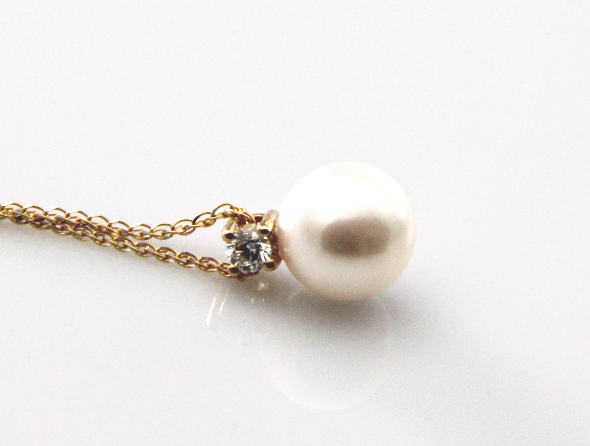 Großer Akoya-Perlenanhänger in AAA-Qualität mit Gold und Diamant 9–9.5 mm - 2