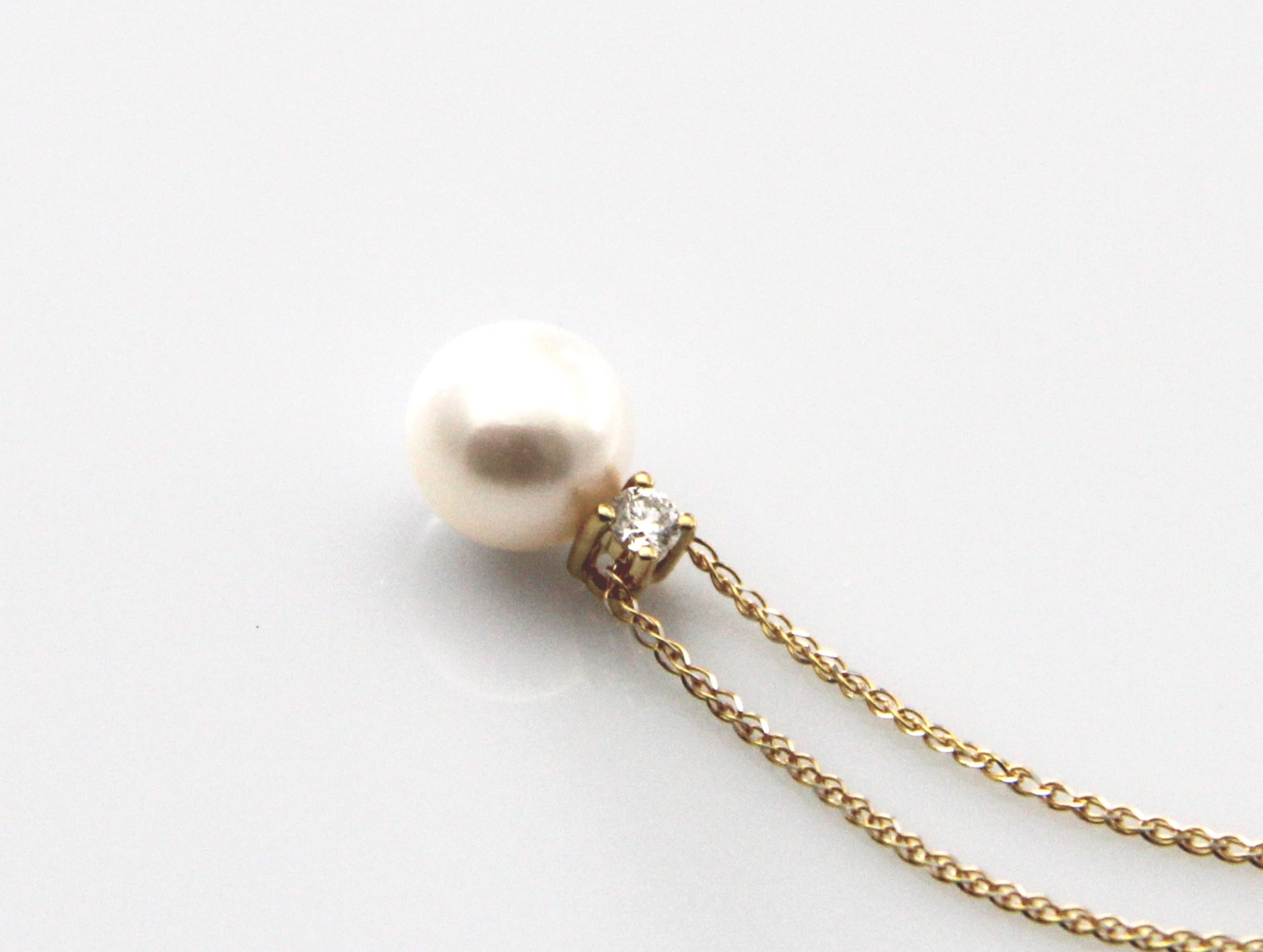 Großer Akoya-Perlenanhänger in AAA-Qualität mit Gold und Diamant 9–9.5 mm - 3
