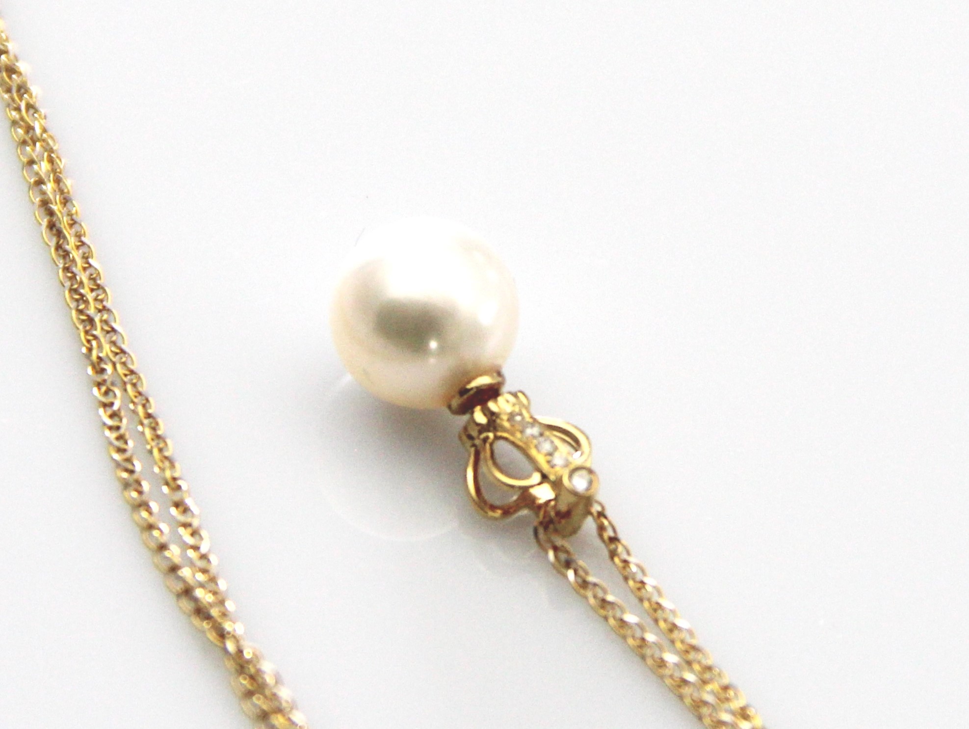 Perlenanhänger-Akoya in AAA-Qualität mit Gold und 9 mm Diamanten - 3
