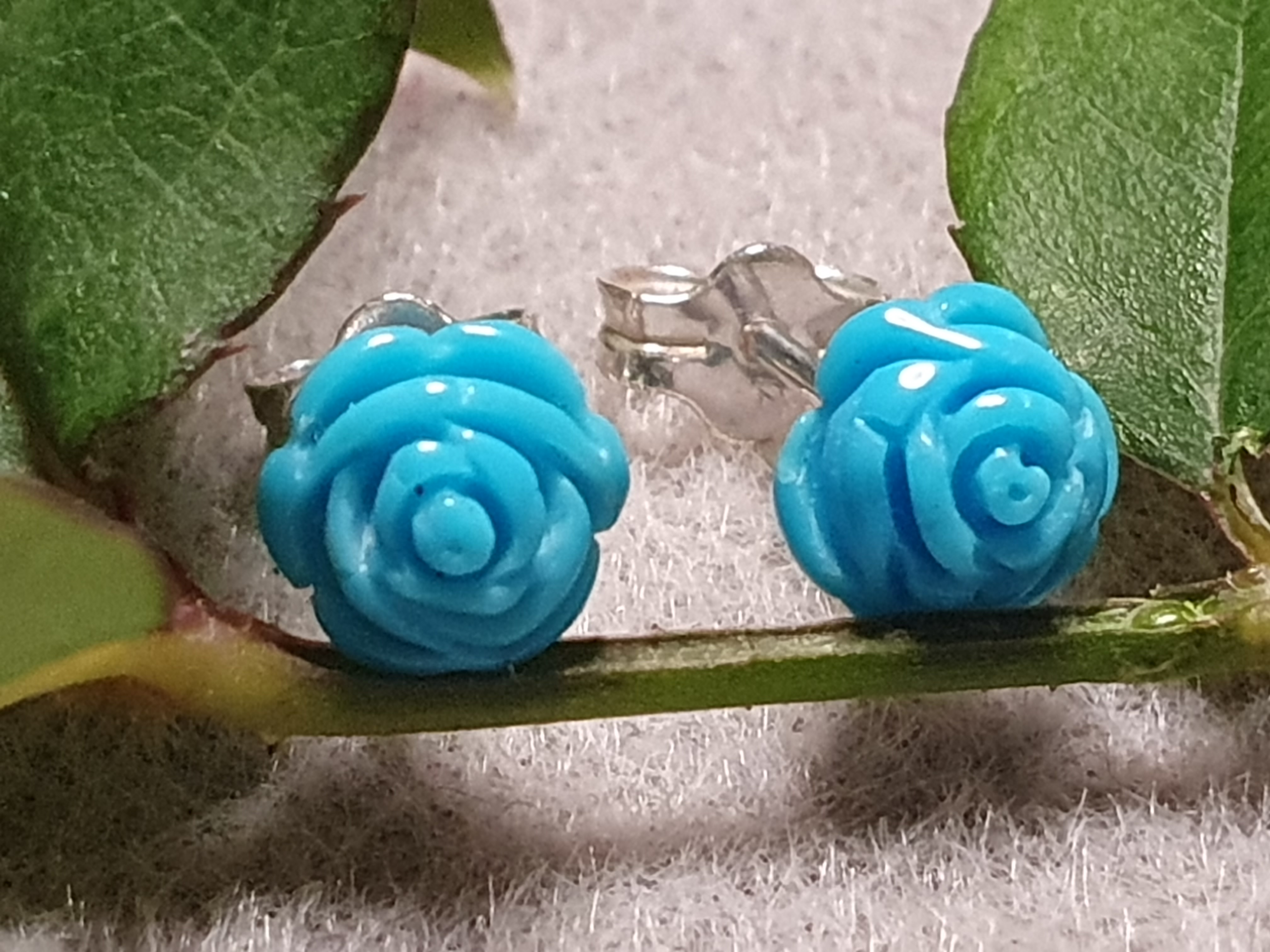 Turquoise sculpted rose approx. 6 mm, ear stud 925 silver