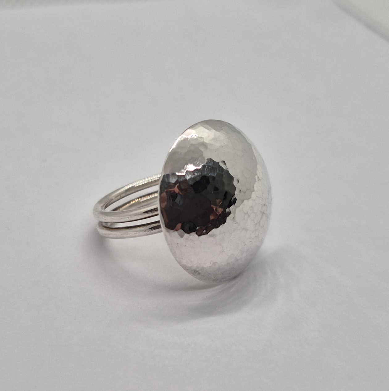 Ring med hamrad buckla - 925 Sterling Silver