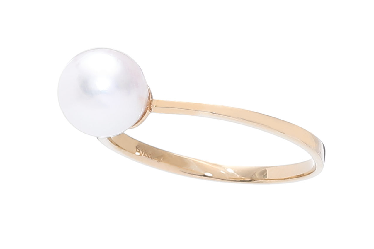 Akoya pearl ring set in gold - 3