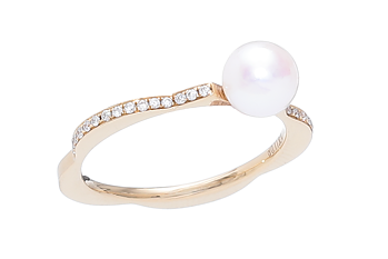 Akoya pearl ring set in gold with diamonds