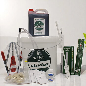 Komplet startsæt til vinbrygning inklusive vinsæt