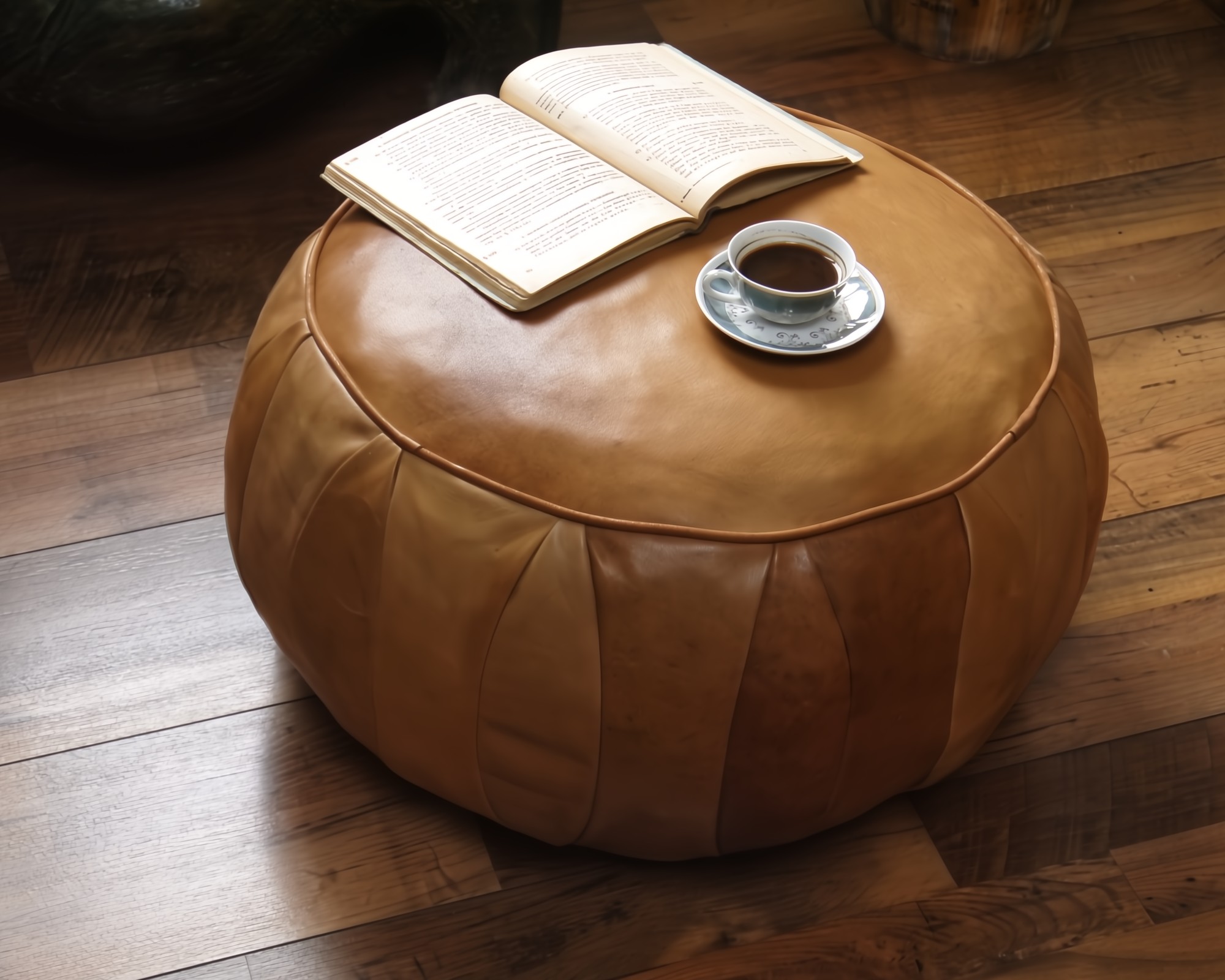 Pouf in pelle vintage