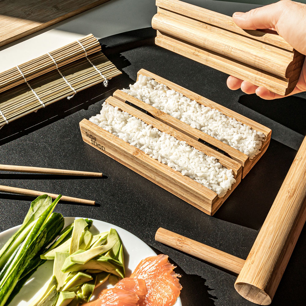 Sushi-Kit med ris i bambuformen