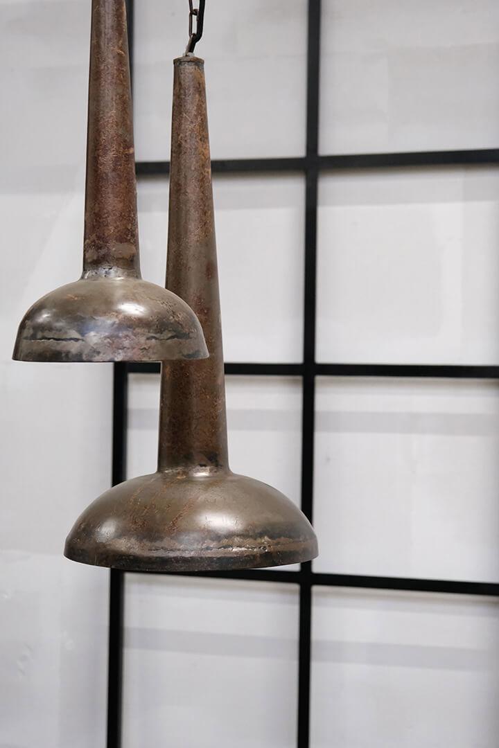 Trumpet Taklampa i järn Liten
