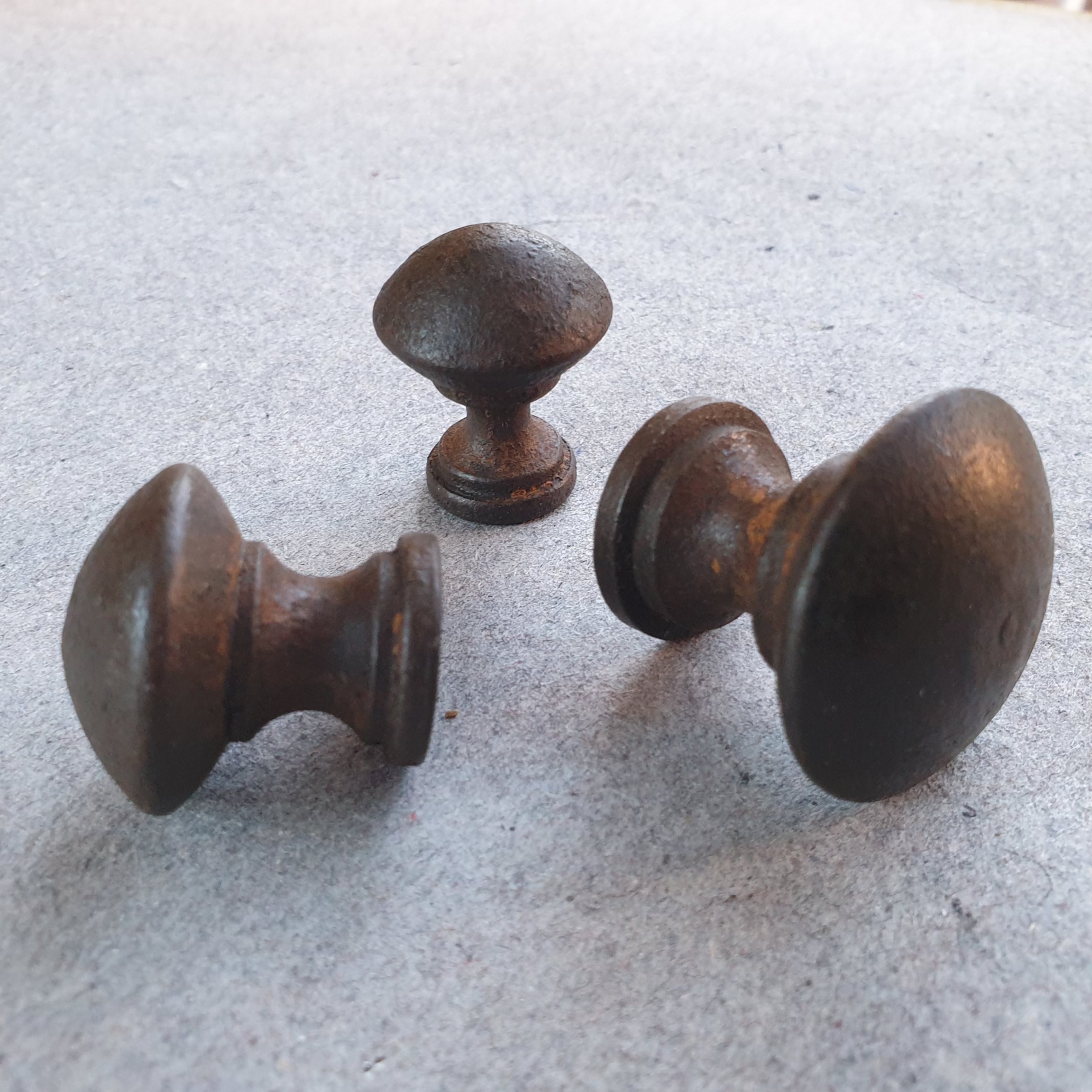 Iron knob, size S-M-L