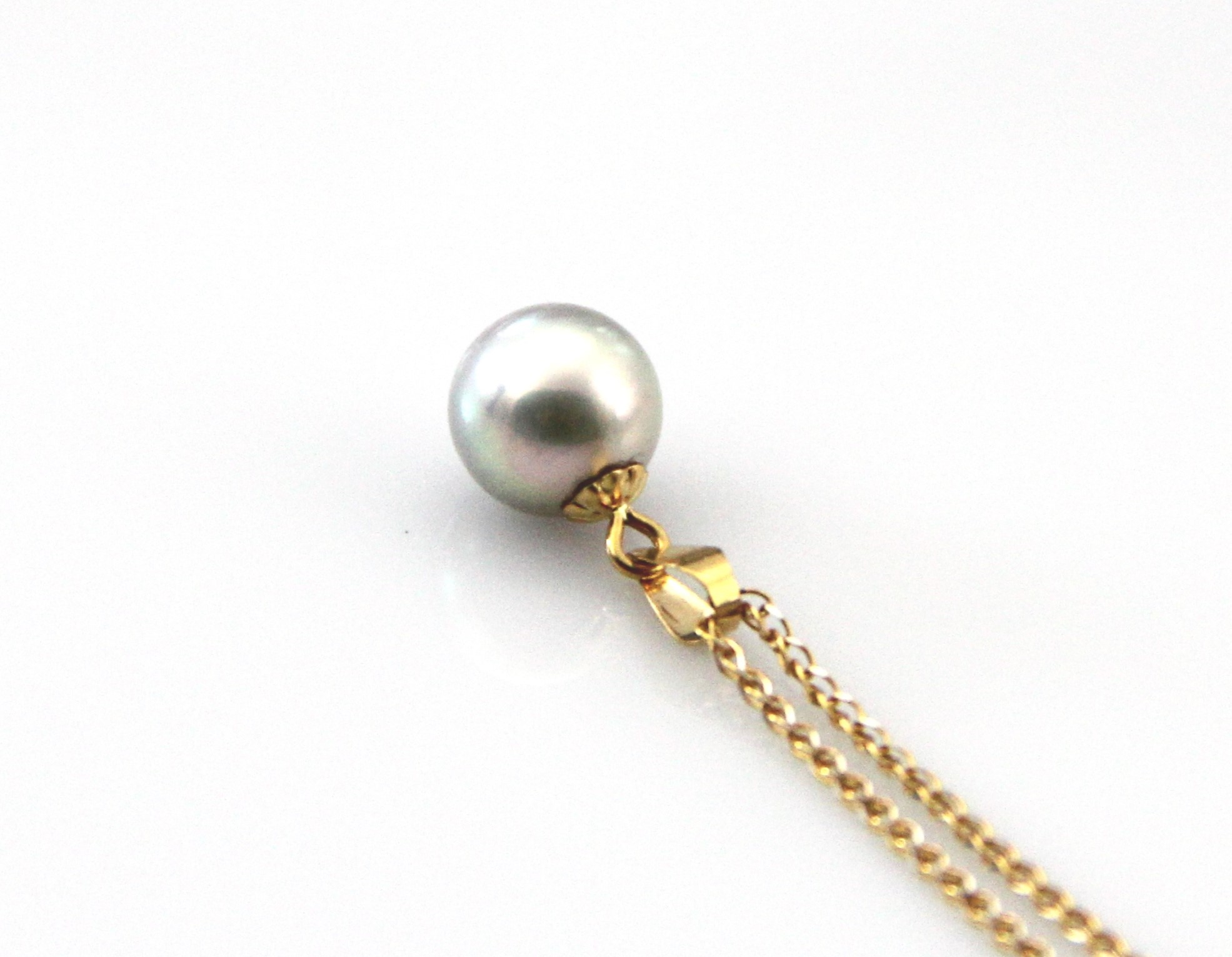 Fantastischer Perlenanhänger Akoya in 18 Karat Gold 7.5–8 mm - 2