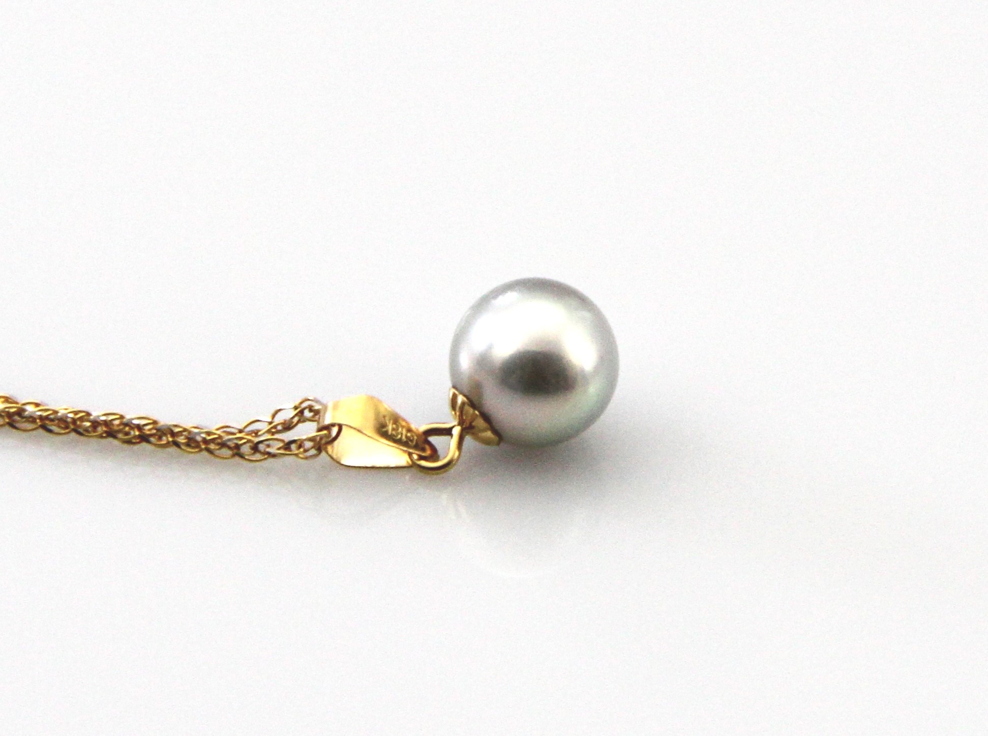 Fantastischer Perlenanhänger Akoya in 18 Karat Gold 7.5–8 mm - 3