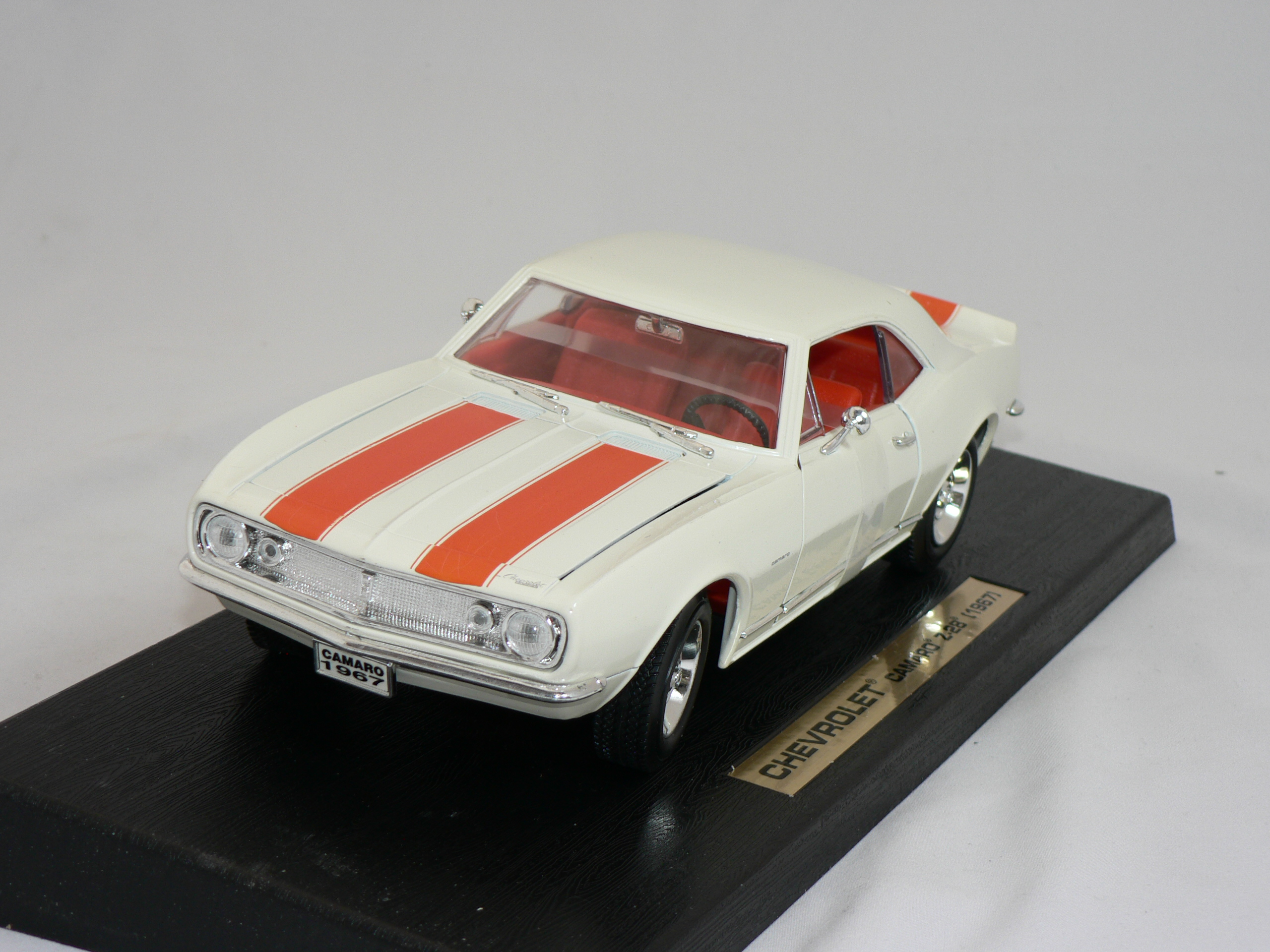Greenlight 1:18 Chevrolet Camaro Z28 Année 1979 rouge / noir 12901 modèle voiture 12901 812982020613