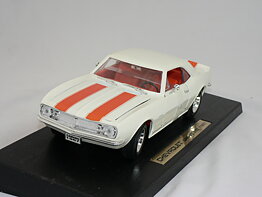 Chevrolet Camaro Z/28 -1967  1:18 Road Legends