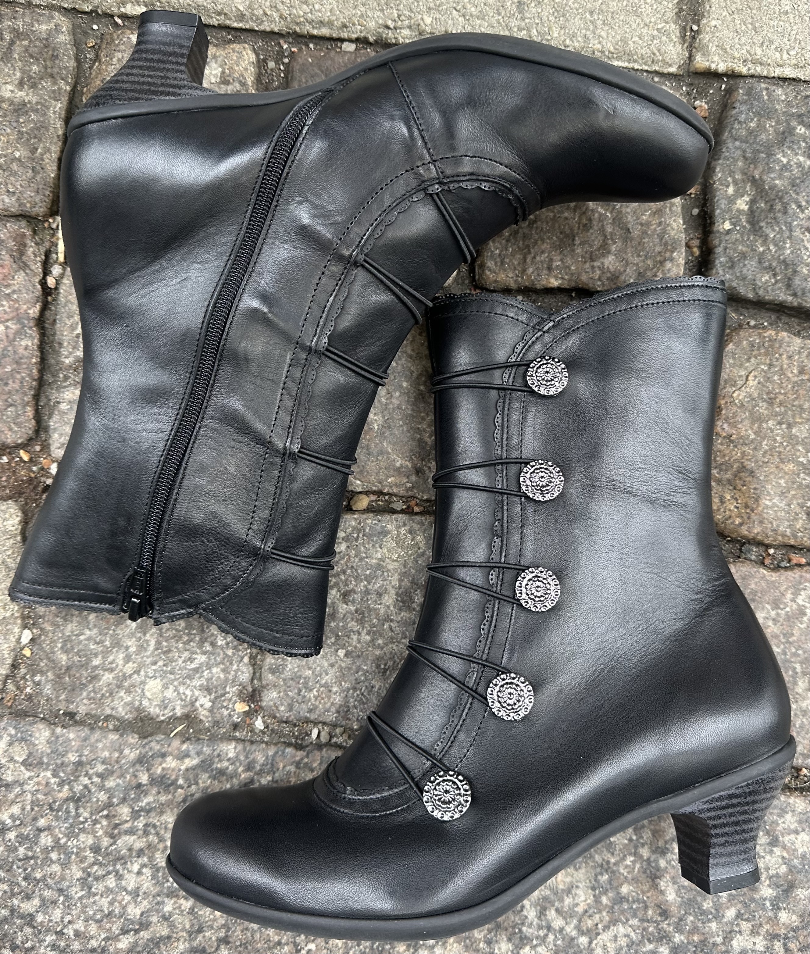 Brakos mormorskängor/ knäppkängor  modell Mistic, svart, knäppkänga - 2