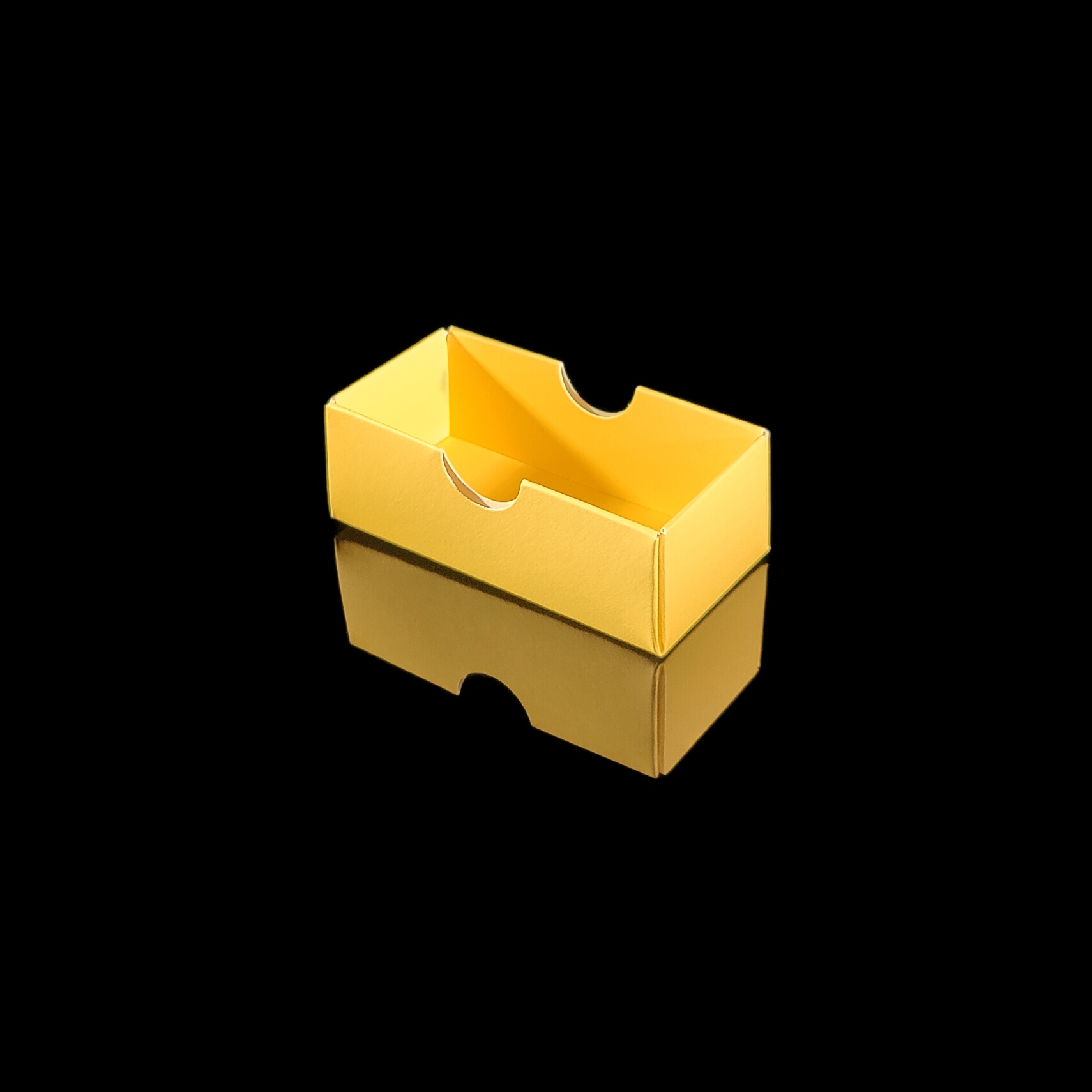 Lid for 2 piece chocolate box, light yellow