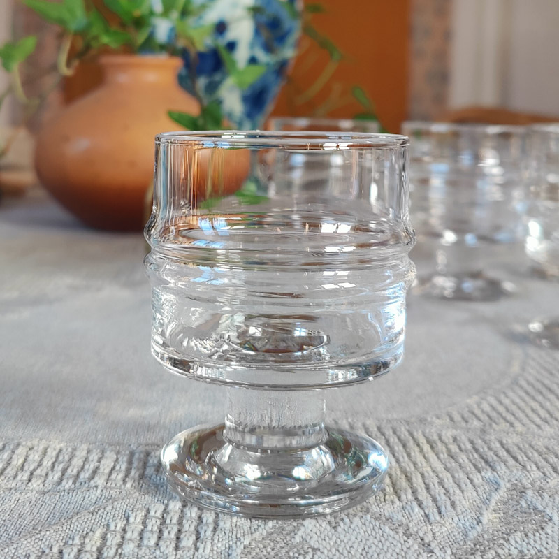Droppring cocktailglas på fot från Iittala 